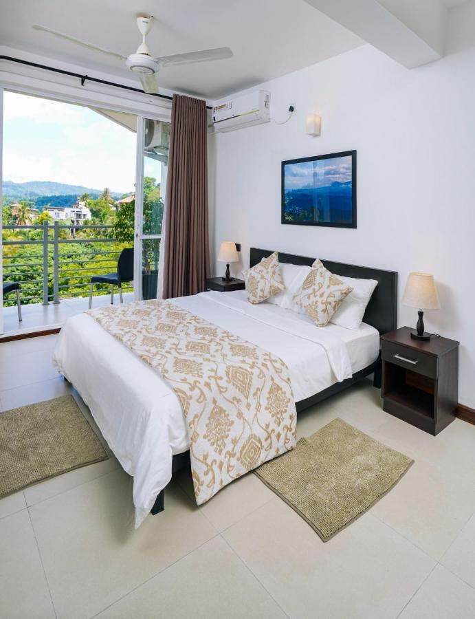 Regent Heights Aparthotel Kandy Bagian luar foto